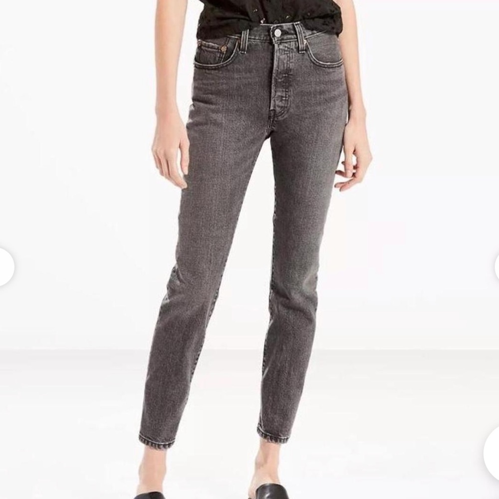 Levi’s 501 Skinny Womens 28 charcoal
